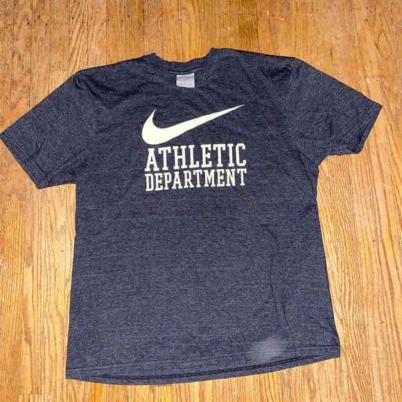 Vintage heather grey Nike t-shirt size XL y2k era.